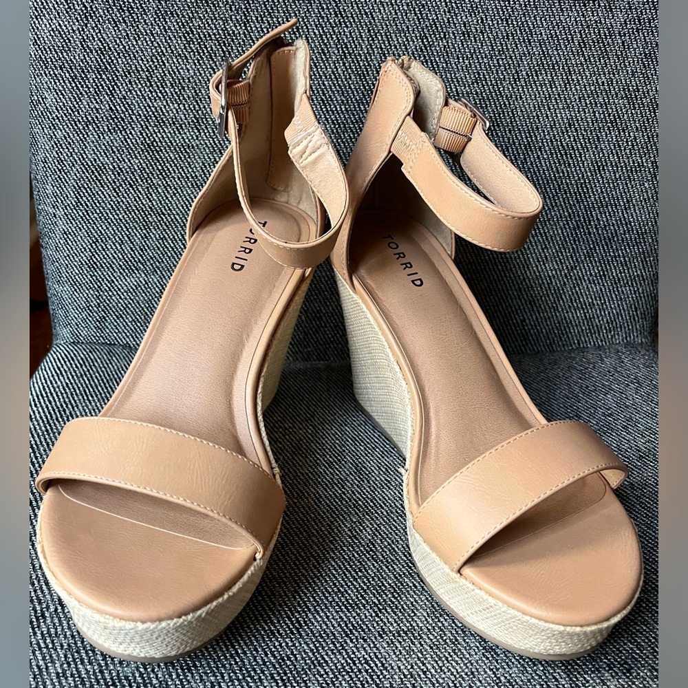 Tan Torrid Wedges Size 9.5 W